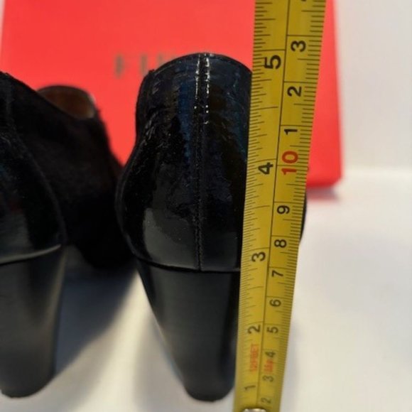 Fidji patent leather and suede pointed toe booties size 6 - Picture 7 of 9